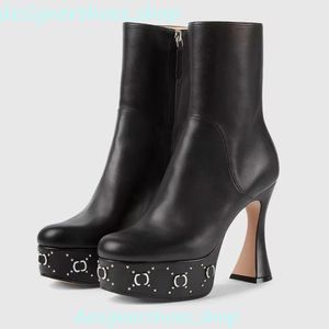 Designer Women s Platform boot wlth Studs Genuine 100% real Leather Round Toes Chunky Heel Fashion Boots 14cm Luxury Designer Zip Ankle Boots High-heeled Knight Boots