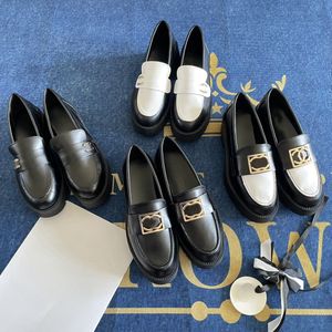 Designer-Loafer Neueste Mode Leder Luxus-All-Match kleine glänzende flache lässige Lederschuhe hochwertige Damen-Einzel-Luxus-Metallschnallen-Schwarzschuhe