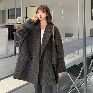 Women's Jackets Light Mature Style Woolen Coat Jacket Women's Winter Loose and Slimming Loose Medium Length Thickened Trench Coat Versatile 231020