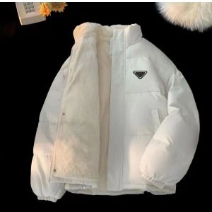 Sport Men's Designer Jacket, P varumärkekläder, vinter plyschad bomull Kvinnor ins brödkläder trendiga förtjockade kappa 2024 Hot Sal