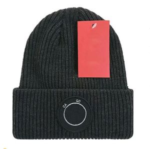 Tasarımcı Beanie Lüks Beanie Triko Şapka Mizaç Çok yönlü Beanie Örme Şapka Sıcak Mektup Tasarım Şapka Noel Hediyesi Çok Güzel Şapka Toz Çantası