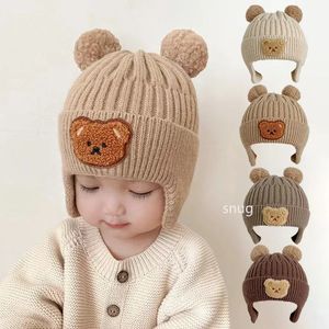 CAPS HATS Vinter Baby Beanie Cap Cartoon Bear Ear Protection Sticked Hat For Toddler Boys Girls Söta koreanska varma barn virkade Gorros 231020