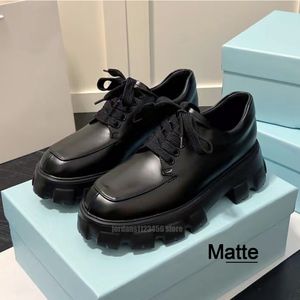 Designer de luxo vestido sapatos mocassins mulheres monolith triângulo logotipo preto branco couro aumentar plataforma sapato tênis patente fosco social plana treinadores m03