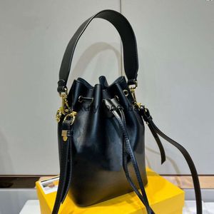 Elegante borsa a tracolla da donna in vernice argento in pelle piccola borsa in pelle cleo borsa francese di lusso borsa per tutti i giorni