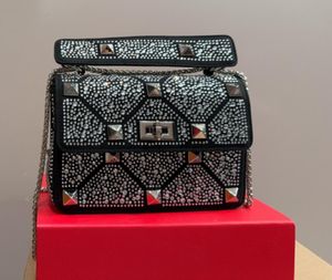 7a Top Loco Chain Crystal Shoulder Bag With Diamond Handbag Knob Shaped Buckle Flap Women Bag Interiör Fårskinn Original Design Ny modedesigner med låda