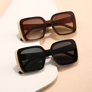 Yeni tam çerçeve kare metal kenar tasarımcı güneş gözlüğü, basit ve şık, premium ve küçük kalabalık UV400 UV dirençli imza gözlükleri