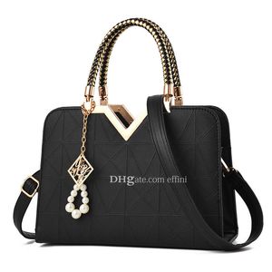 Black Simple Hand Bags Evening Purse Tote bag Fashion Luxurys Triangle Metal Handbags for Women EFFINI Korean Ladies Candy Plain Leather Crossbody Bag Purses