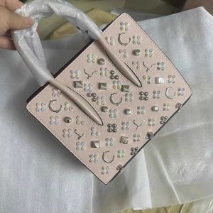 Luxurys Brand Bag Lady Designer TotesショルダーバッグリベットCLバッグレッドボトムパーソナライズトレンド斜めのクロスボディバッグ231015