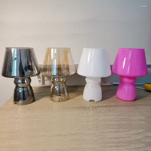 Tischlampen Eine Vielzahl von nordischen Glas-Kerzenständern für Nachttisch, Schlafzimmer und Wohnzimmer