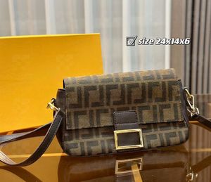 Omuz çantası bagetta çanta tasarımcısı çanta çanta tuval kayış crossbody çanta kadınlar moda klasik bayan cüzdan cüzdan çantası pochette çenti