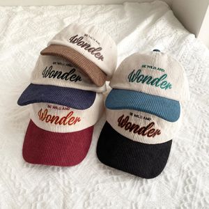 Czapki czaszki czaszki litera haft baseballowy koreańska koreańska hopowa kapelusz dla kobiet mężczyźni jesienne zima grubość ciepła unisex ed gorras 231021