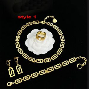 Marca de luxo colares de latão pulseira Grécia Meandro padrão 18k banhado a ouro homens carta oca pulseira mulheres brinco anéis conjuntos amantes designer jóias xms24 -001