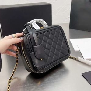 Toptan Klasik Dilgie Vanity Case Tote Çanta Havyar Buzağı Deri Deri Lüks Tasarımcı Kapitone Ekose Altın Metal Çanta Zinciri Çift fermuarlı Crossbody Kozmetik