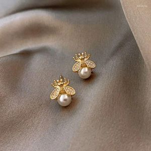 Kolczyki naśladujące Pearl Little Bee Funny Ear Studs for Women Koreańska moda prosta biżuteria