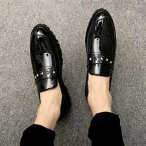 Dress Shoes Leather Mens Business Formal Wear Brogue British Style Summer Breathable Casual Commuter Man Wedding Grooms S
