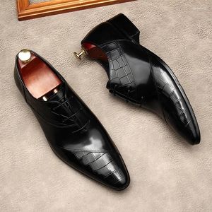 Scarpe eleganti da uomo italiane nere da sposa in vera pelle di marca fatte a mano brogue classiche da lavoro formali oxford sociali uomo