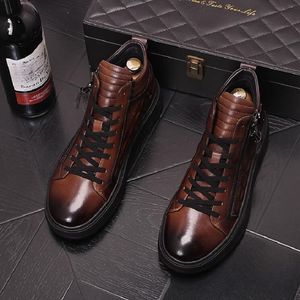 Marca de moda alta superior sapatos personalidade masculina botas curtas moda versão casual sapatos de tabuleiro masculino botas de couro do vintage 10a54