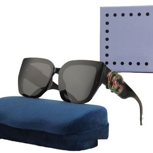 Top-Designer-Sonnenbrillen für Damen und Herren, Mode-Modell, spezieller UV-400-Schutz, Doppelstrahlrahmen, Outdoor-Sonnenbrille mit übergroßem Wrap-Design, Legierung, Diamant, GG