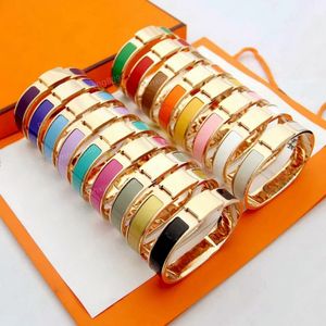 High quality Classic Bracelet designer jewely women Luxury bracelet Design Bangle Stainless Steel Bracelets Jewelry for Men and Women SIZE 8MM 18K Gold Plated.