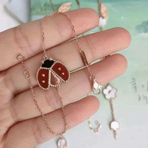 Van Four leaf clover bracelet bangle vanly cleefly bracelet High Edition Four Leaf Grass Seven Star Ladybug Five Flower Bracelet Womens Red Jade Medal Pendant 18k Ros