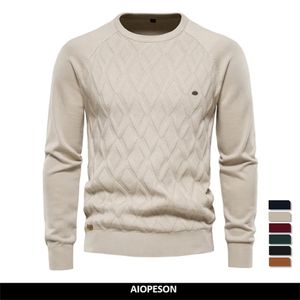 Herrtröjor Aiopeson Argyle Basic Men Sweaters Solid Color O-Neck långärmad stickad manlig pullover vinter mode varma tröjor för män 231021