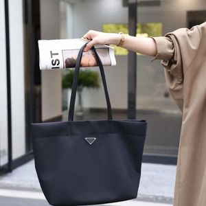 Luxury Designer Brands Shopping Bags Women Triangle Label Waterproof Leisure Travel Bag Large Capacity Nylon Mommy Tote