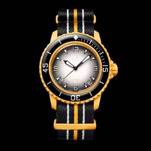 Luxury Men's Watch Designer High Quality 41mm Quartz Watch Luminous Sapphire Sport Style Fashion Montre de Luxe Cloth Strap Watches