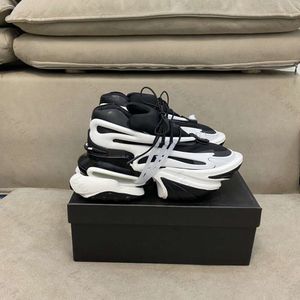 2022 Männer Frauen Freizeitschuhe Einhorn Mode Outdoor Sport Lauffläche Baumwoll Metaverse Herren Sneakers Trainer Runner Bullet Schuh Schwarz Weiß