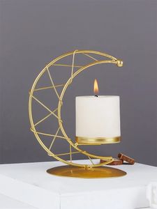 Candle Holders Modern Moon Metal Candlestick Romantic Wedding Decoration Candelabra Dining Table Decor Fashion Home 231023