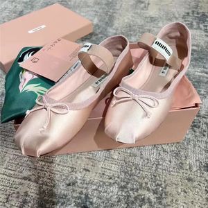 Luxury Miu Paris Ballet Fashion Designer Professional Dance Shoes 2023 Satin Ballerinas Mm Platform Bowknot Grunt Mouth Single Shoe Flat Sandals for Women 35-40