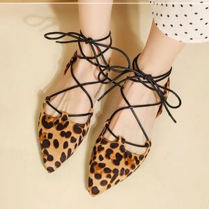 Dress Shoes Brand Low Heel Large Mary Jane Shoe Women's Shoes Summer Cross Strap Sandals Women's Flat Bottom Pointed Single Shoes Women 231023