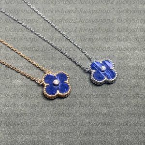 Four Leaf Clover Necklace Womens Gold Pendant for Women Letter Steel Jewelry Girl Best Wedding Gifts Parties Chain Designer Iced Out Chains