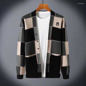 Męskie swetry koreańskie w wersji KNITED GARDigan swobodny kolor SWEATER Autumn Clothing Płaszcz Mężczyźni Wysokiej jakości M1047