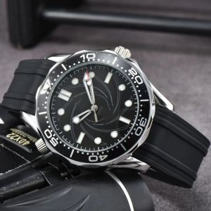 AAAの男性は自動時間の機械式運動ステンレス鋼の時計ファッション多機能高品質ストラップ腕時計を見る