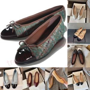 2024 Scarpe da barca firmate Abito con pendenza Scarpe casual in tweed Ballerine con fiocco in pelle da donna Scarpe da ginnastica trapuntate Made in Italy Scarpe da pescatore da donna