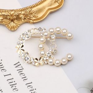 18K Gold Plated Charm Brand Brooch Double Letter Luxury Designer Classic Pin for Women Pearl Diamond Brooches Wedding Party Jewelry 20style