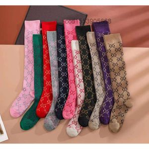 مصمم للنساء الجوارب الجوارب الفاخرة G Sock Fashion شوارع كبار مريحة الركبة ساق الجوارب أعلى الجوارب Z3