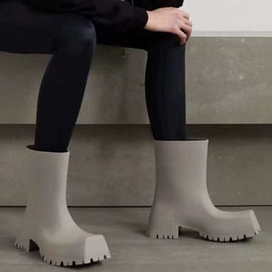 Ankelstövlar Balenciashoes Waterproof Anti Slip Water Boots Rubber Shoes Fashionable Short Drum Rain Boots Women's Square Head Rain Shoes Boots XXVSL