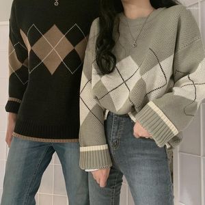 Kvinnors tröjor Qingwen Autumn Winter Diamond Mönster för kvinna Lång ärm Löst stickade tröjor Koreanska toppar Casual Vintage Jumper