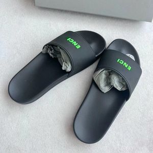 Unisex lyxig sandal berömd designer kvinna herrar glida pool gummi med 3d beige svart bokstav dubbel b sommar utanför inomhus komfort platt toffel