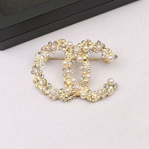 18K GOLD PLATED SHARM BROOCH Double Letter Designer Classic Pin for Women Elegant Flower Brouches حفل زفاف مجوهرات 20style