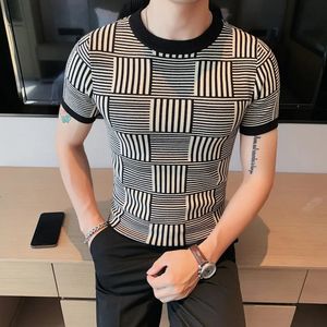 سترات الرجال البريطانية سترة الأكمام القصيرة البريطانية للرجال ملابس رفيعة النحافة o-neck homme pullovers street streetwear قميص متماسكة s-4xl 231023