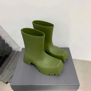 Botas de tornozelo balenciashoes Botas de chuva femininas de cabeça quadrada sola grossa salto grosso botas curtas botas curtas usando sapatos de água antiderrapantes à prova d'água fora D9P7L