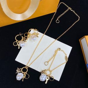 Classics Letter Key Pearl Ball Pendant Necklace Bracelet Fashion Designer Bracelets Necklaces for Woman Elegant Jewelry Birthday Party Gift With Box HLVS30 -02