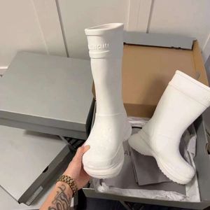 Ankelstövlar Balenciashoes stövlar röda långa regnstövlar tjocka sule vattentäta anti slip riddare stövlar i2n8l