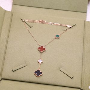 天然の貝殻で作られた4つの葉のクローバーネックレスと天然のエージェート宝石925女性用シルバーデザイナー