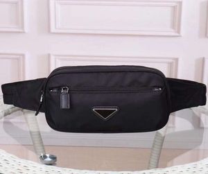 2023 Högkvalitativ Fanny Pack Men039s och Women039S Bag Purses Designer Luxury SideBody Nylon Tote Bag axelficka mynt YY552