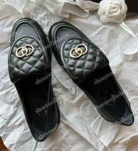 Klänningsskor designer loafers faller läder ringer all-match små läderskor högkvalitativa kvinnor oxford singel fot metall spänne svart singel sko balettlägenheter