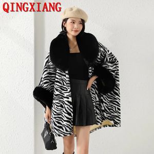 Mantello da donna 4 colori coreano sciolto pelliccia sintetica lana leopardata mantelle donna inverno caldo addensare maniche a pipistrello mantello allentato cappotto streetwear 231023