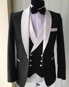 Herrdräkter skräddarsydda svarta män 3st jacka byxor väst vit sjal lapel blazer byxor kostym brudgum bröllop set middag fester slitage